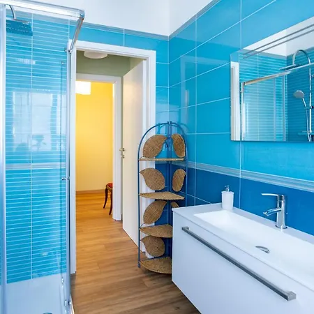 Lake And Bike Apartman